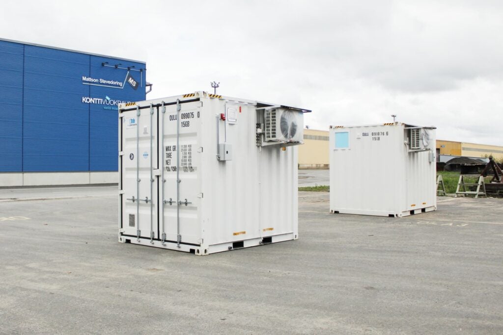 Battery testing containers